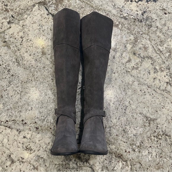 BNWOB Vince Camuto Dark Grey Suede Over The Knee Boots Size 8 - Picture 5 of 9